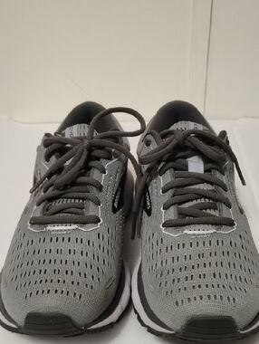 Brooks Ghost 13 Light Gray & Lavander Athletic Running Shoes